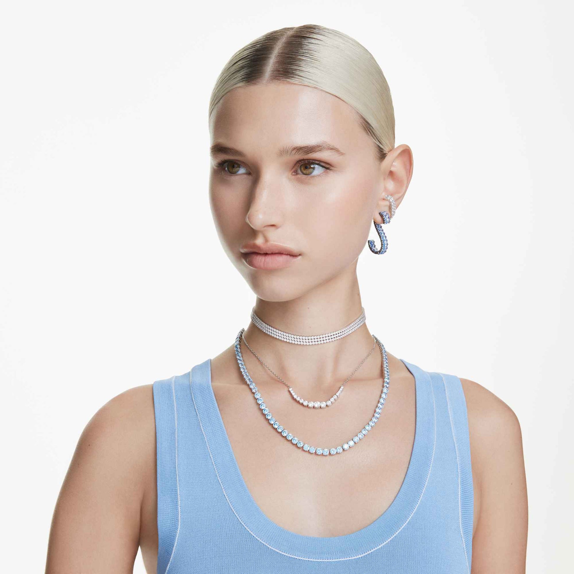 Swarovski Matrix necklace Gradient of round cuts, White, Rhodium plated 5705396