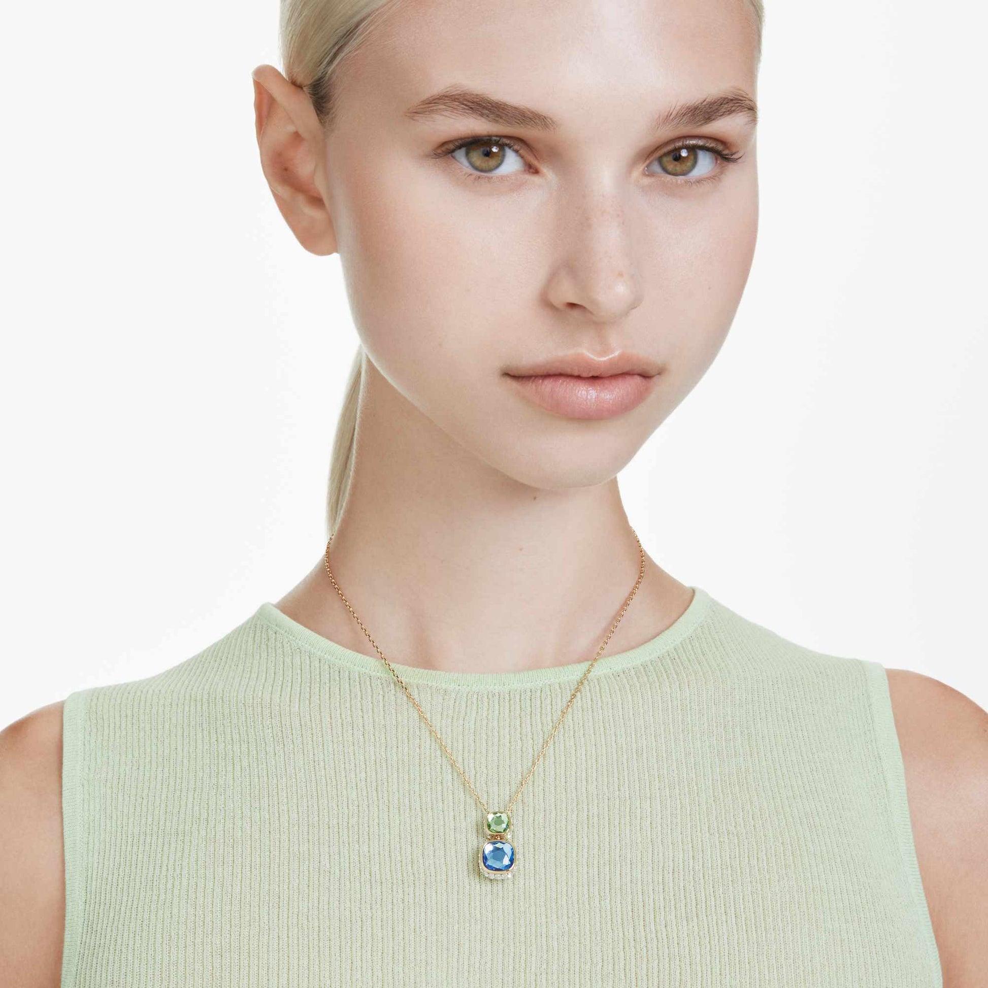 Swarovski Chroma pendant Cushion cut, Multicolored, Gold-tone plated 5692496